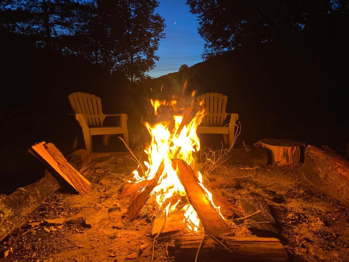 Maples Retreat - 2 Acres - Fireplace Еликотвил Екстериор снимка