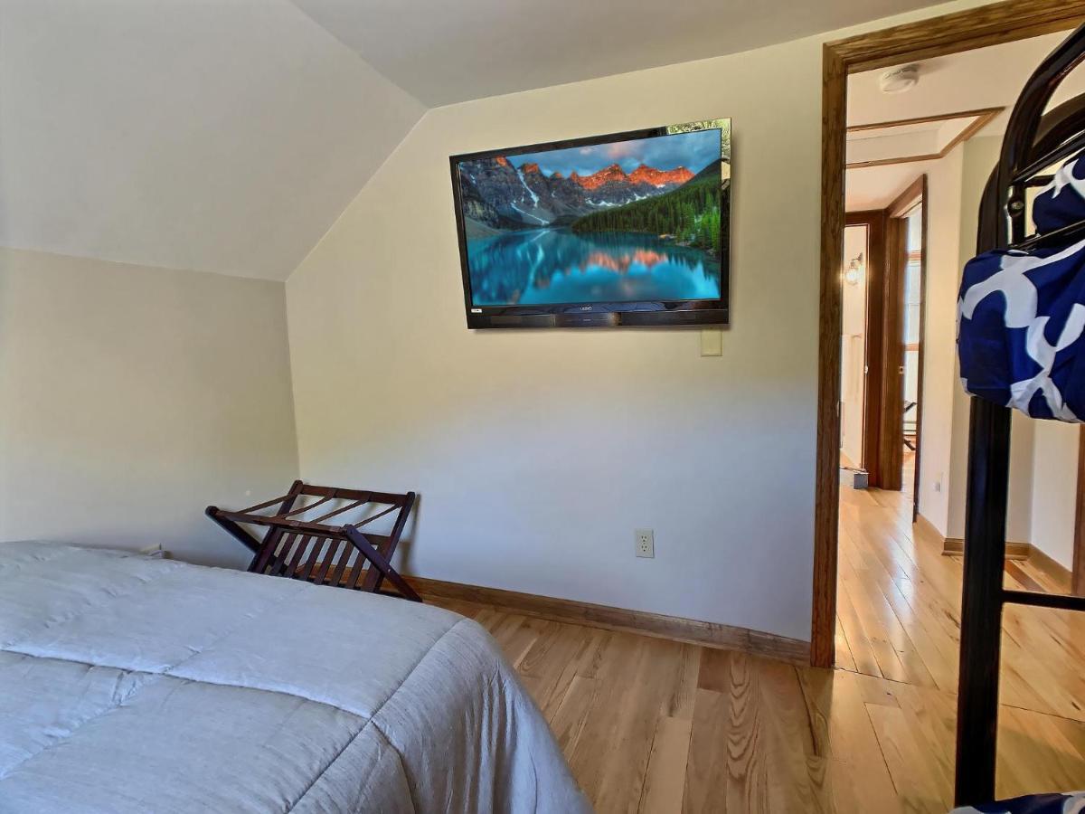 Maples Retreat - 2 Acres - Fireplace Еликотвил Екстериор снимка
